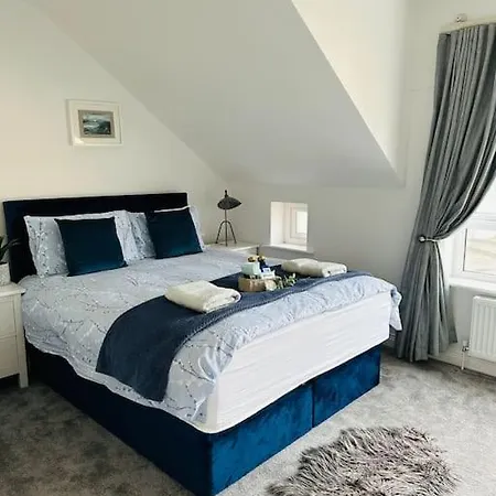 Coastal Haven 5 Bed Gem In Portrush Center Villa Exterior photo