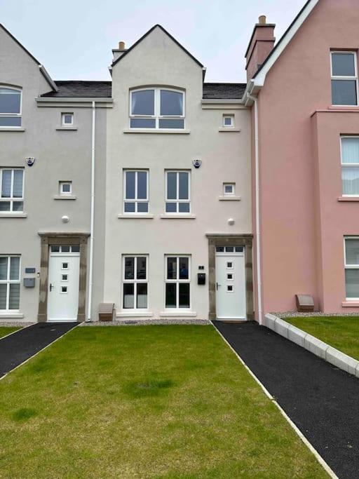 Coastal Haven 5 Bed Gem In Center Villa Portrush